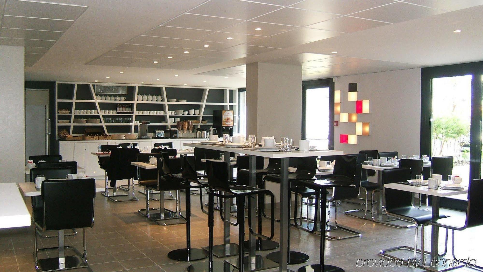 Residhome Carrieres La Defense Restaurant foto